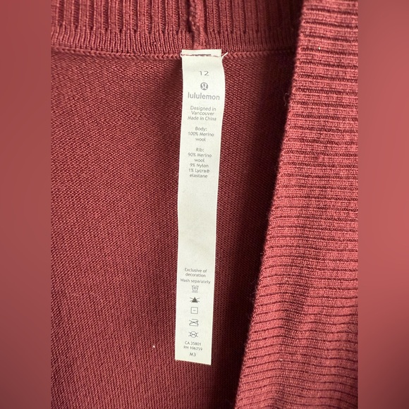 Lululemon Sit In Lotus Wrap II Ribbed Thumbholes Athleisure Merino Wool size 12 - Picture 3 of 8
